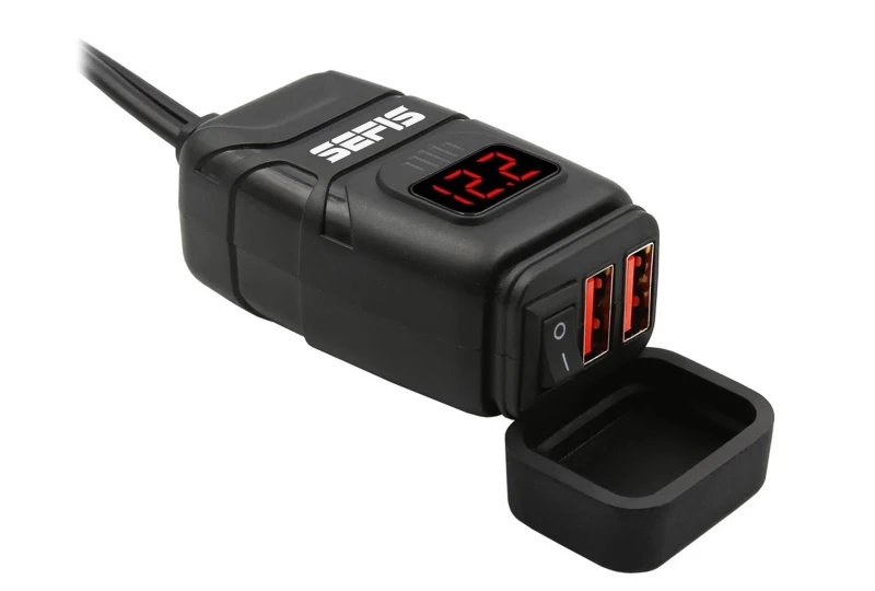 SEFIS UN10 2x USB Ladegerät/Steckdose mit Voltmeter für Motorrad